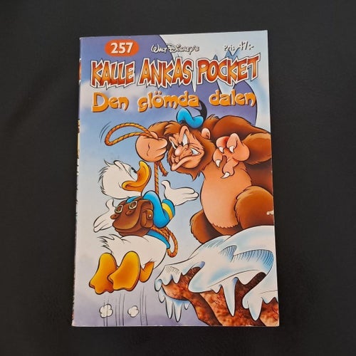 Kalle Ankas Pocket nr 257 "Den glömda dalen" (2001)