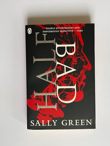 Half Bad av Sally Green, 2014