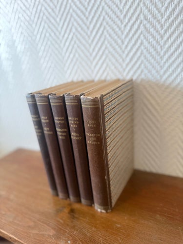 Äldre bokserie 5 volymer – Strindberg, Monsarrat, Sven Hedin m.fl.