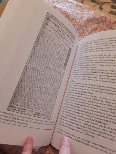 BOK; Den glömda historien av John Chrispinsson, 2011 - INBUNDEN - Oläst/oanvänd