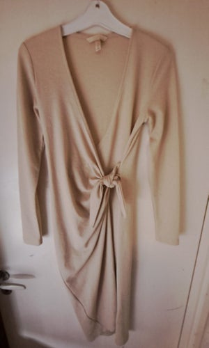 H&M beige klänning,