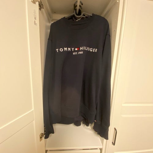 Tommy Hilfiger mörkblå sweatshirt