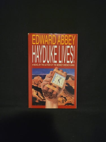 Hayduke Lives! av Edward Abbey, 1990