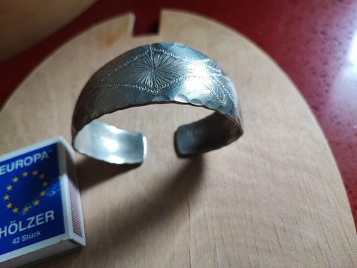 70-tal! Stelt brett tenn armband, väger 51 gram.