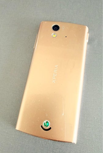 Sony Ericsson Xperia Ray ST18i – Fullt fungerande – Mycket fint skick – Batteri