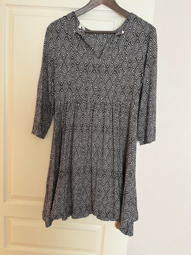 H&M svart, vit klänning, storlek 36