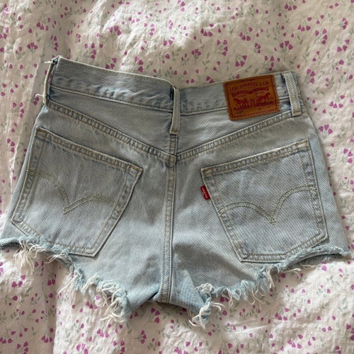 Levi's ljusblåa shorts, storlek W25