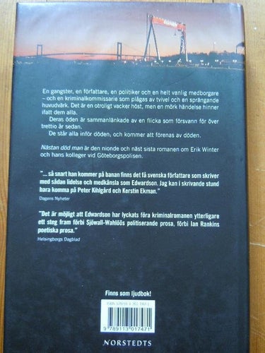 ** ÅKE EDWARDSON : NÄSTAN DÖD MAN **