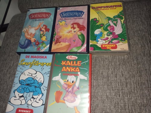 3 st VHS-kassetter med Disney-filmer + 2 st Smurfarna