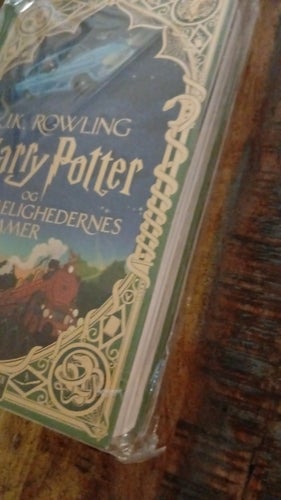 Harry Potter och Hemligheternas Kammare av J.K. Rowling, illustrerad utgåva