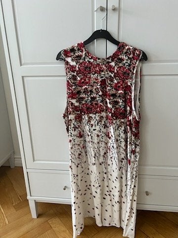 Capri Collection klänning med knytband i nacken. Storlek XL Ny!