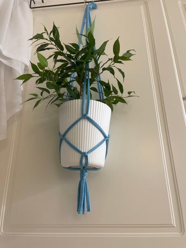ampel, plant hanger, makrame, ljus blå små randig 16-20 cm