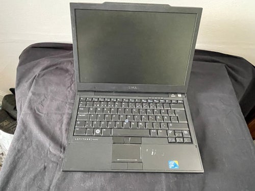 Dell Latitude E4300 bärbar dator (RESERVDELAR)