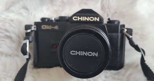 Analog systemkamera CM-4 med objektiv samt behållare