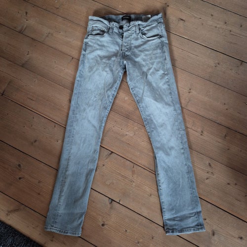 Jack & Jones grå jeans, storlek 28/30