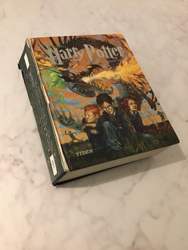 Harry Potter och Den flammande bägaren av J.K. Rowling, 2001