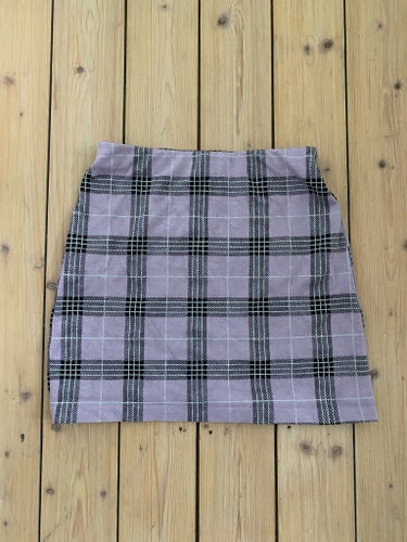 H&M lila rutig kjol, storlek XS