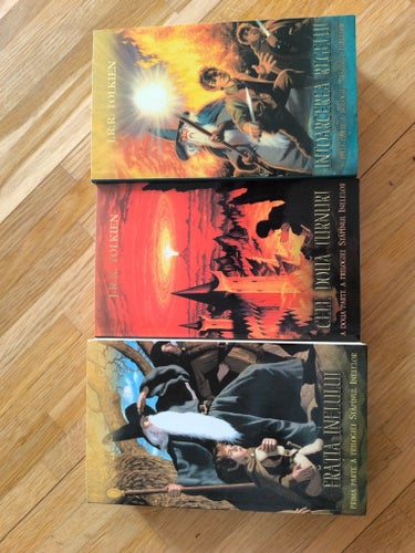 The Lord of the Rings Trilogy av J.R.R. Tolkien rumänska
