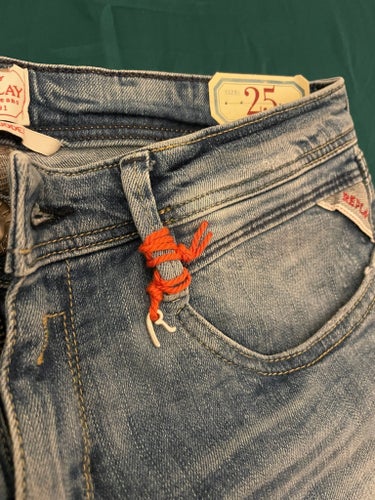 Slutsålda Replay jeans, storlek 25. Helt ny. Original pris 1699kr