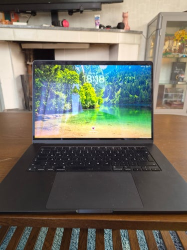 MacBook Air 15" M3 (2024) - 24GB RAM - 512GB SSD - Midnight