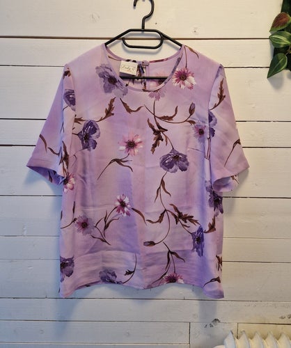 Lady G lila blommig blus, storlek 38/12
