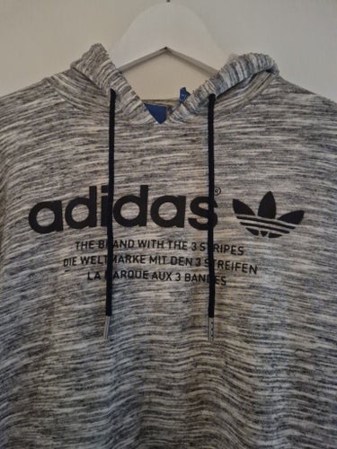 Adidas grå hoodie, storlek M