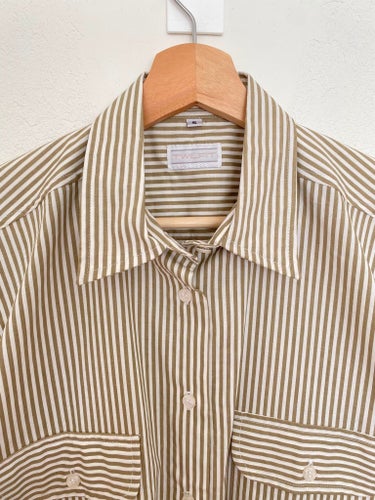 Vintage brun, vit kortärmad bomull skjorta, storlek S oversize