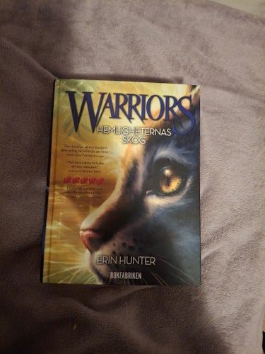Warriors: Hemligheternas skog av Erin Hunter