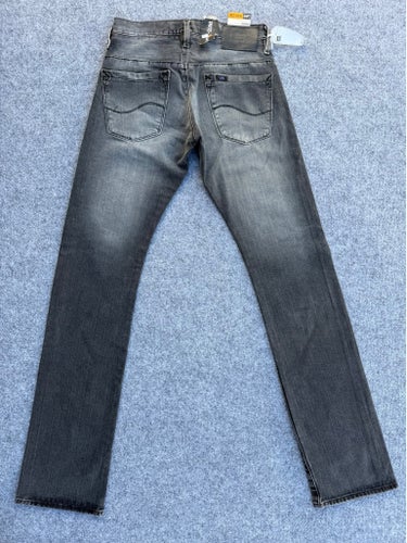 Lee Knox Jeans W28/L34 – Used Wash – Straight Leg – Button Fly