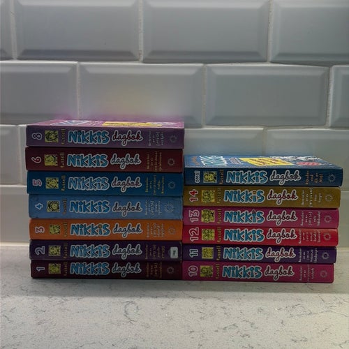 Nikkis dagbok x 13 av Russell (biblioteksböcker) inbundna