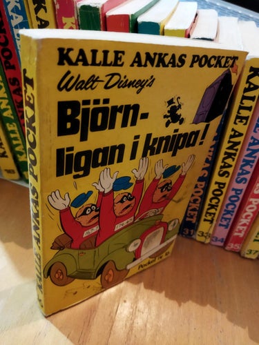 Kalle Ankas pocket 16 Walt Disney's Björnligan i knipa! Very Good