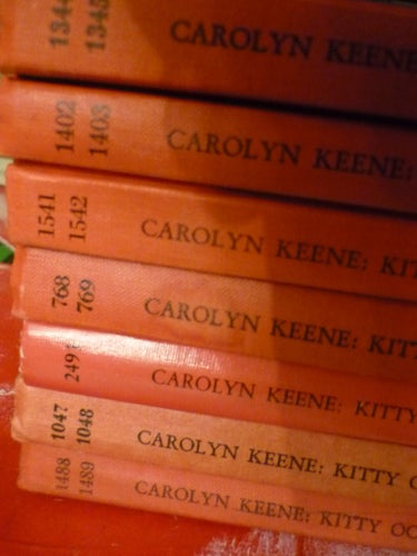 BOK, 7 STYCKEN BÖCKER AV CAROLYN KEENE