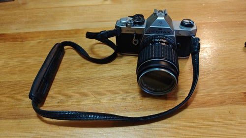 Pentax MX analog kamera med objektiv