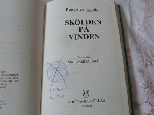 PENELOPE LIVELY, SKÖLDEN PÅ VINDEN, 1984, BOK
