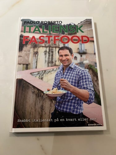 ITALIENSK FASTFOOD av PAOLO ROBERTO