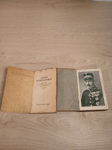 2 gamla sångböcker - Dansk Folkesangbog + Kong Christian den Tiendes Sangbog