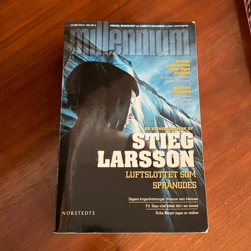 Luftslottet som sprängdes av Stieg Larsson, 2007