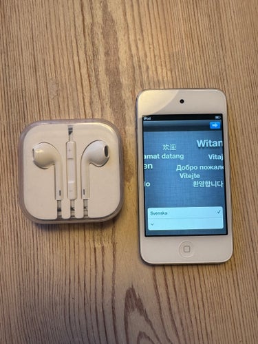 Apple iPod Touch 16GB Vit Modell ME179KS/A Hörlurar Musik MP3