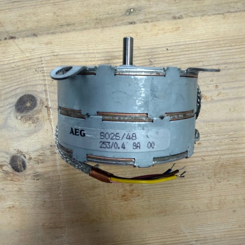 2st AEG S026/48 Stegmotorer