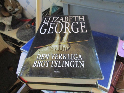 DEN VERKLIGA BROTTSLINGEN - ELIZABETH GEORGE - TJOCK BOK