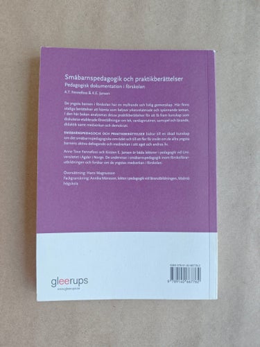 Småbarnspedagogik och praktikberättelser av A.T. Fennefoss & K.E. Jansen