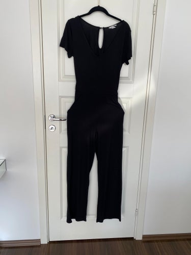H&M svart jumpsuit, storlek S