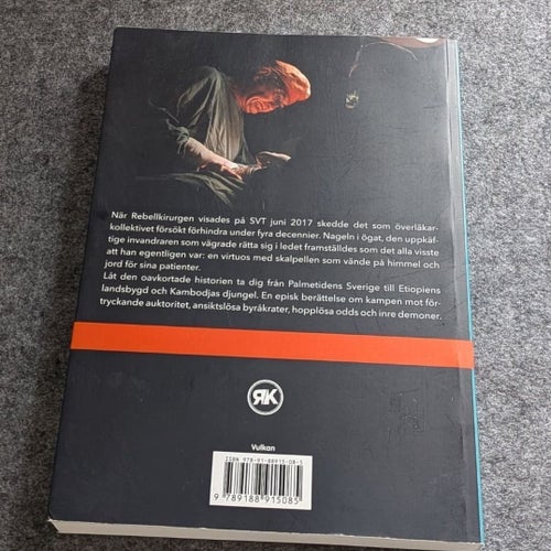 Rebellkirurgen av Erik Erichsen, 2018 storpocket läkare kirurgen bok
