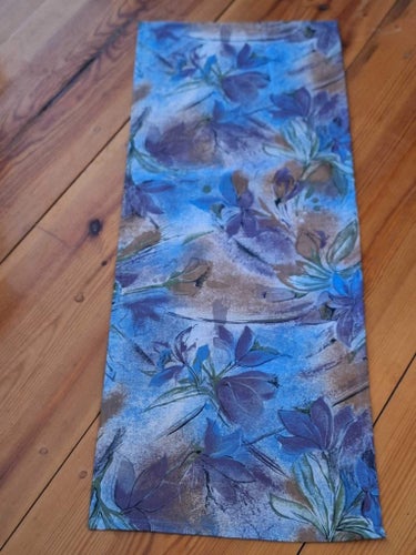 Hemsydd mönstrad duk 102 cm x 40 cm
