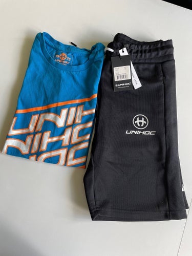 Fint set UNIHOC T-shirt och shorts, storlek xs