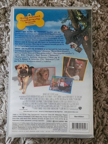 SPOT en hund på rymmen -. Svenskt Text (VHS)