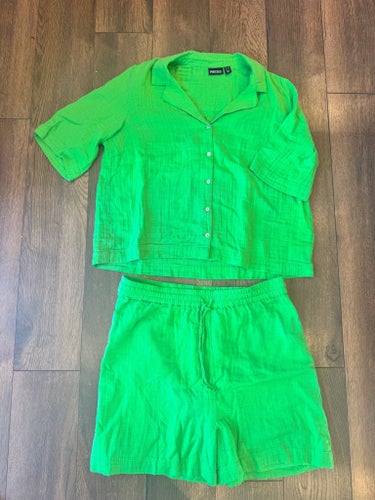 PIECES oanvänt grönt set skjorta+shorts