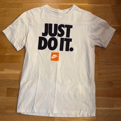 Nike vit t-shirt, storlek M