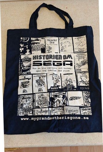 Historien Om SEGA - Fakta/bildbok om Sega + tygpåse