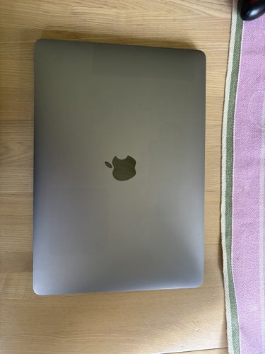 MacBook Pro 13 tum 2019 Touch Bar – 256 GB